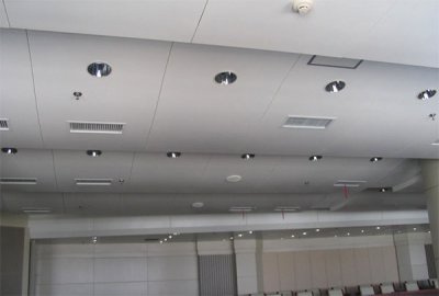 质量和价格会影响铝单板厂家的发展
