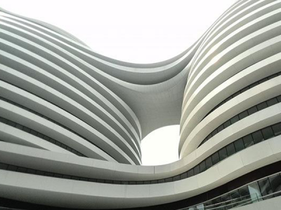 单曲铝单板与双曲铝单板