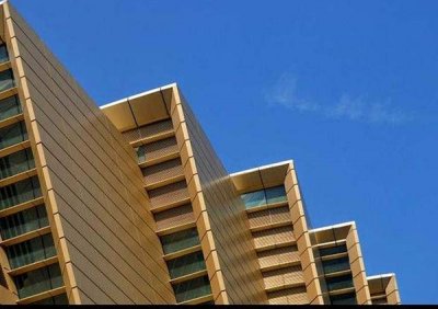 氟碳铝单板漆面受损的补救方法